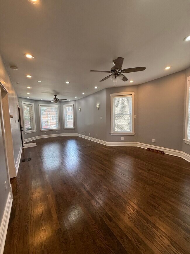 Building Photo - 3721 W Belden Ave