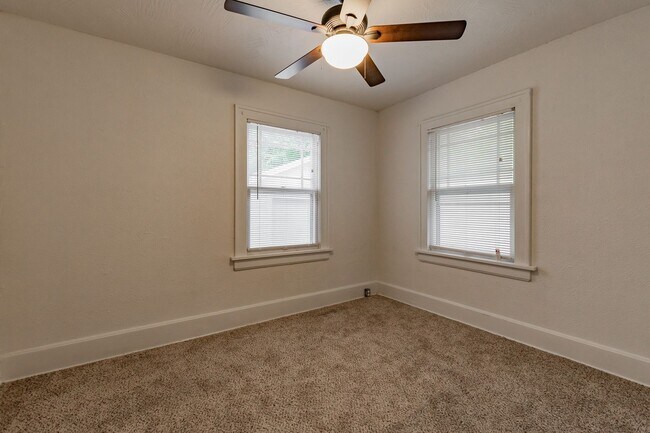 Building Photo - PRE-LEASING