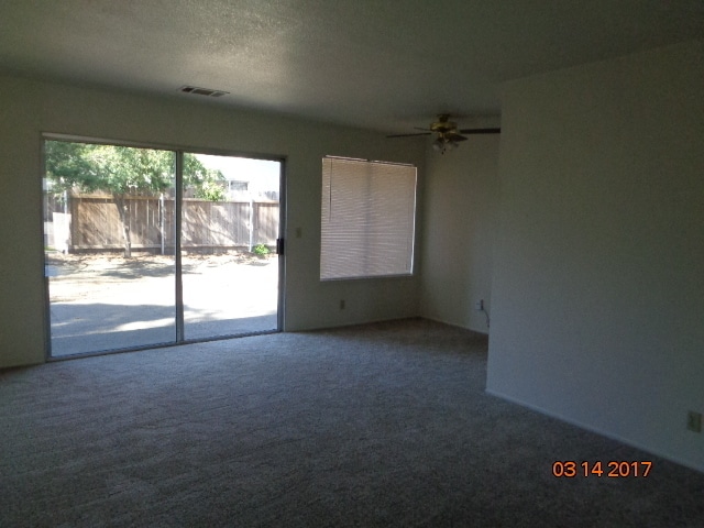 Building Photo - 312 Royal Oaks Dr