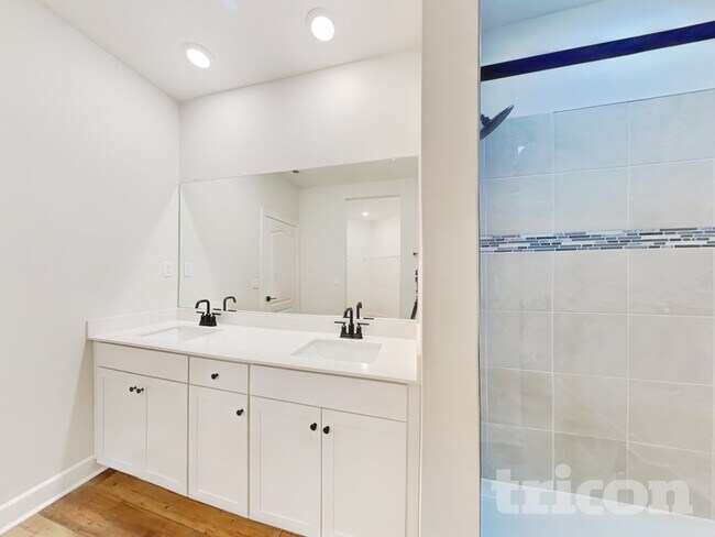 Building Photo - 895 Morgans Treasure Rd