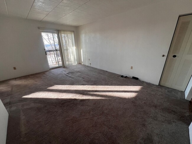 Building Photo - 1 Bedroom 1 Bath-Moon Township