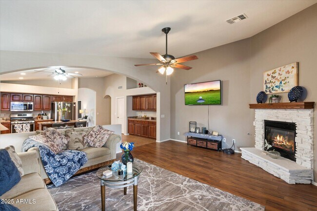 Building Photo - 42187 W Chisholm Dr
