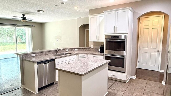 Building Photo - 4890 Palmetto Park Dr