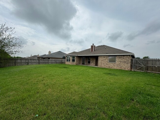 Building Photo - 9600 Diana Dr