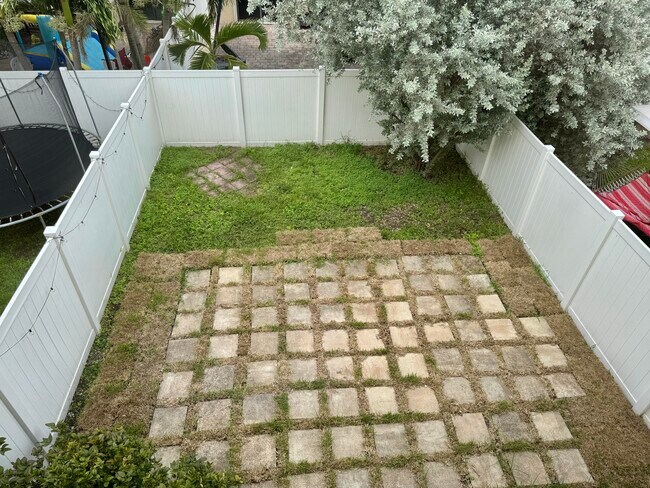 Building Photo - 3317 W 90th St