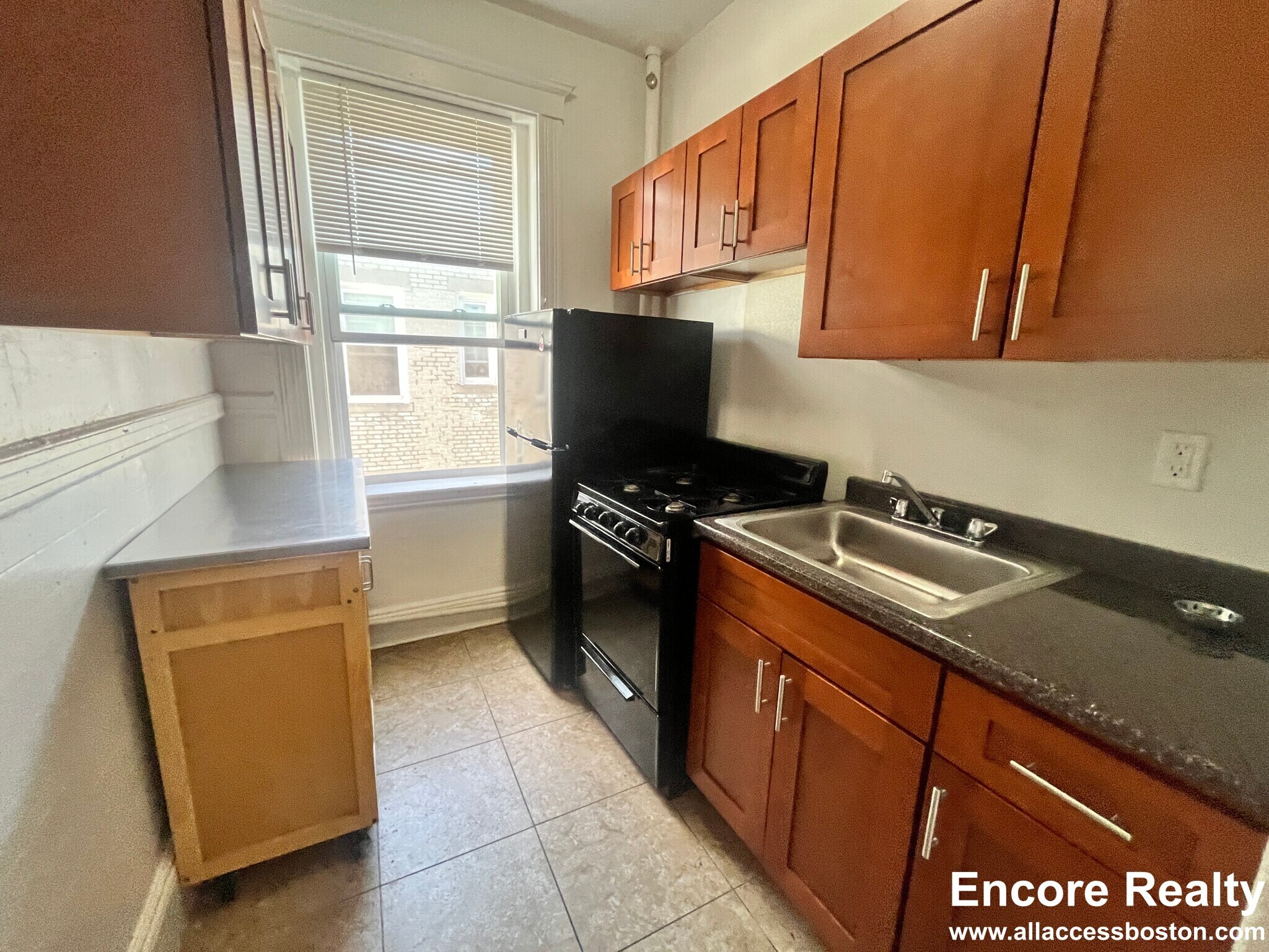 Building Photo - 8 Egremont Rd