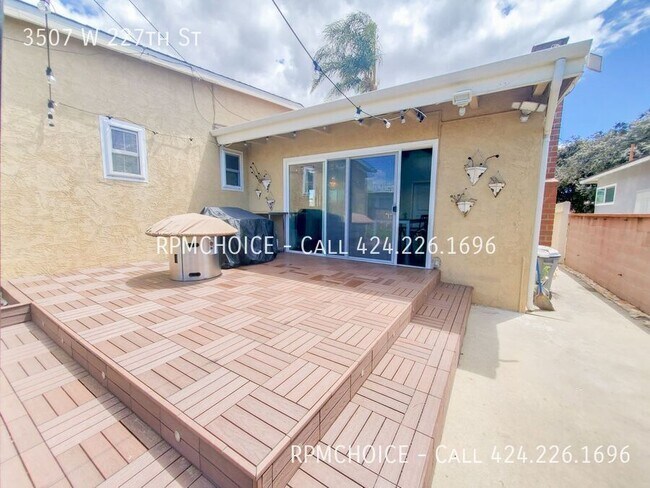Building Photo - 3507 W 227th St