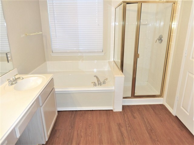 Building Photo - 649 Babbling Brook Dr