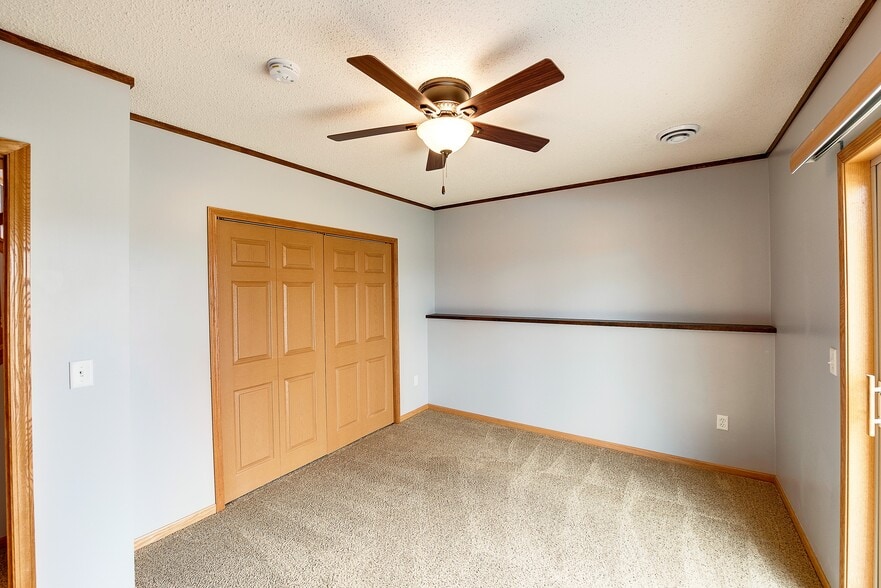 Building Photo - 1728 Ponderosa Ln