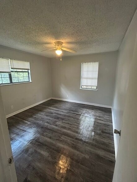 Building Photo - 1724 Pepper Dr