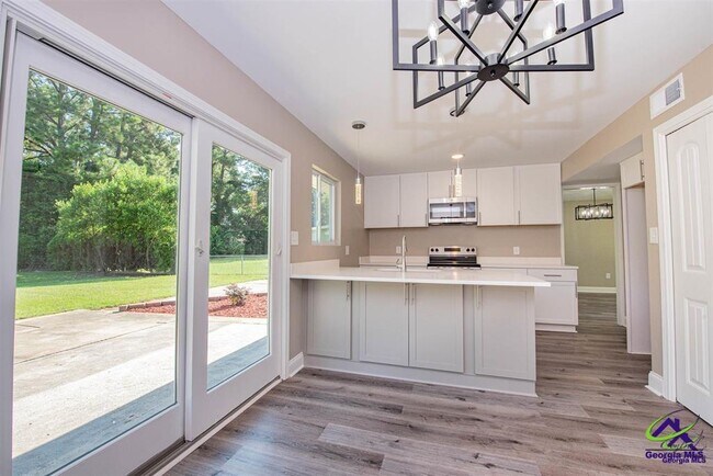 Building Photo - 401 Feagin Mill Rd