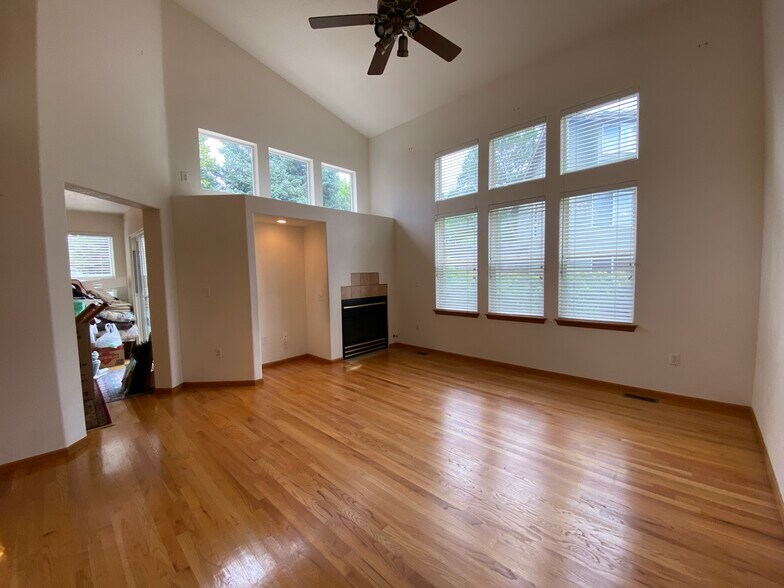 Building Photo - 4794 S Cathay Ct