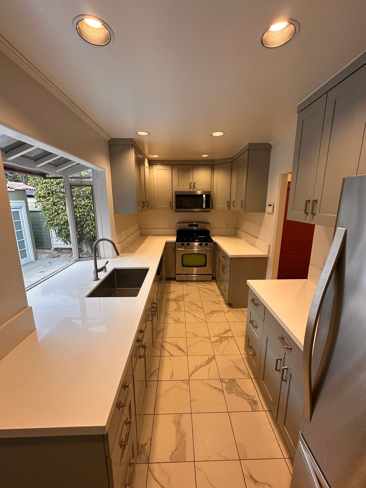 Building Photo - 1023 S Stanley Ave