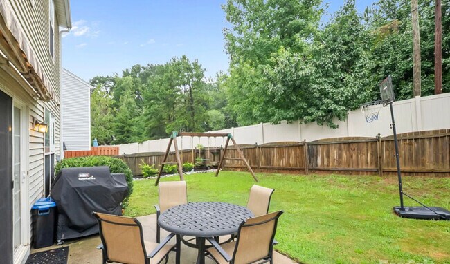 Building Photo - 2143 Kaybird Ln