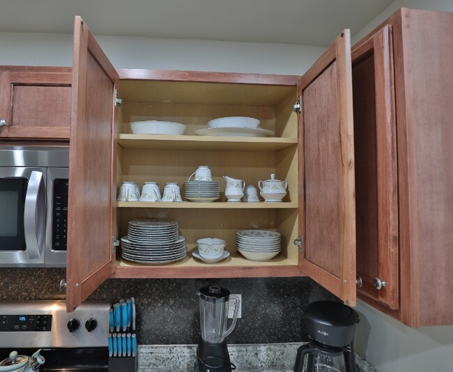 Building Photo - 531 W Del Campo Ave