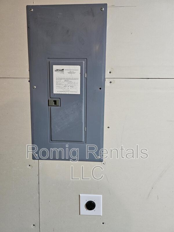 Building Photo - 9703 NE Tenny Creek Dr