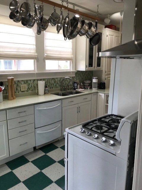 Building Photo - 845 Bungalow Ct