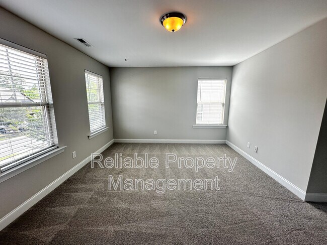 Building Photo - 282 Flowers Crest Way