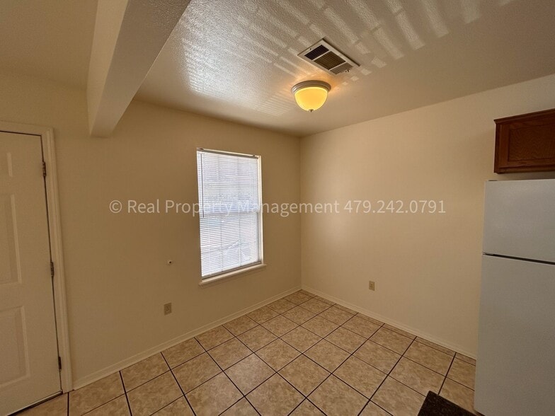 Building Photo - 1861 Brazil Ave