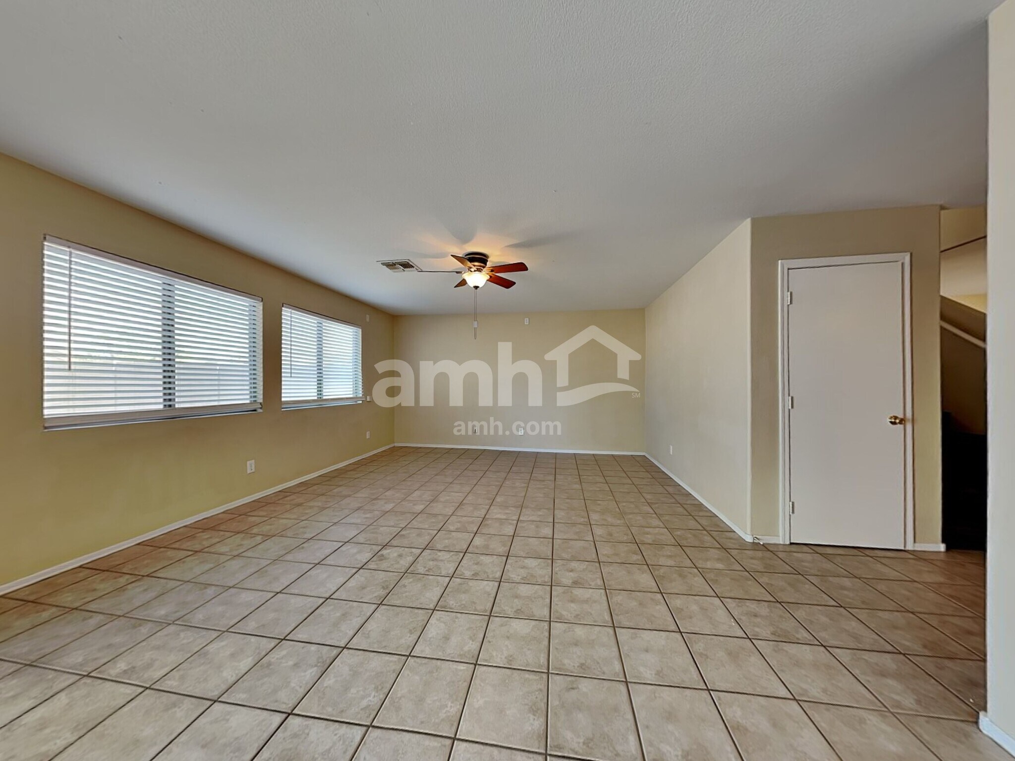 Building Photo - 1102 E Renegade Trl