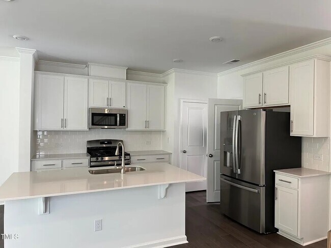 Building Photo - 3006 Vitner Dr