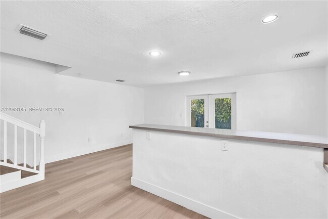 Building Photo - 140 NW 70th St