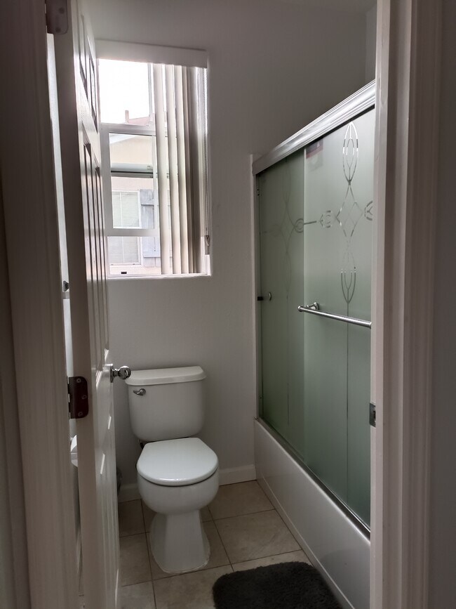 Building Photo - 135 Parc Place Dr