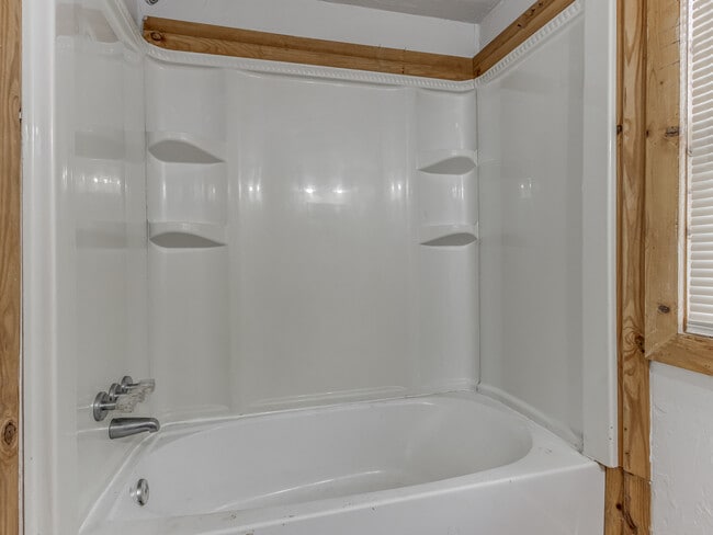 Building Photo - 1320 S Jensen Ave