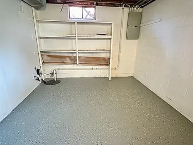 Building Photo - 5617 N 69th St