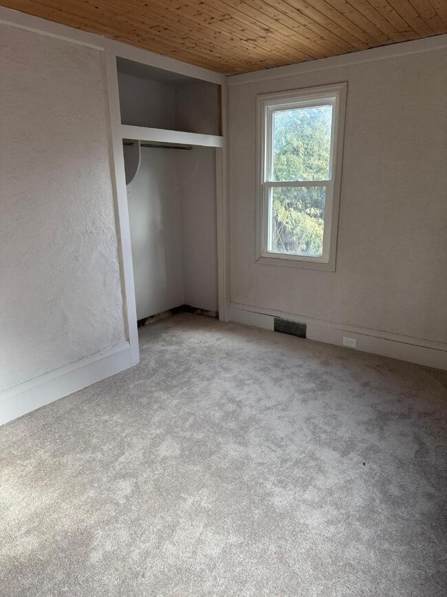 Building Photo - 309 S Lowell Ave