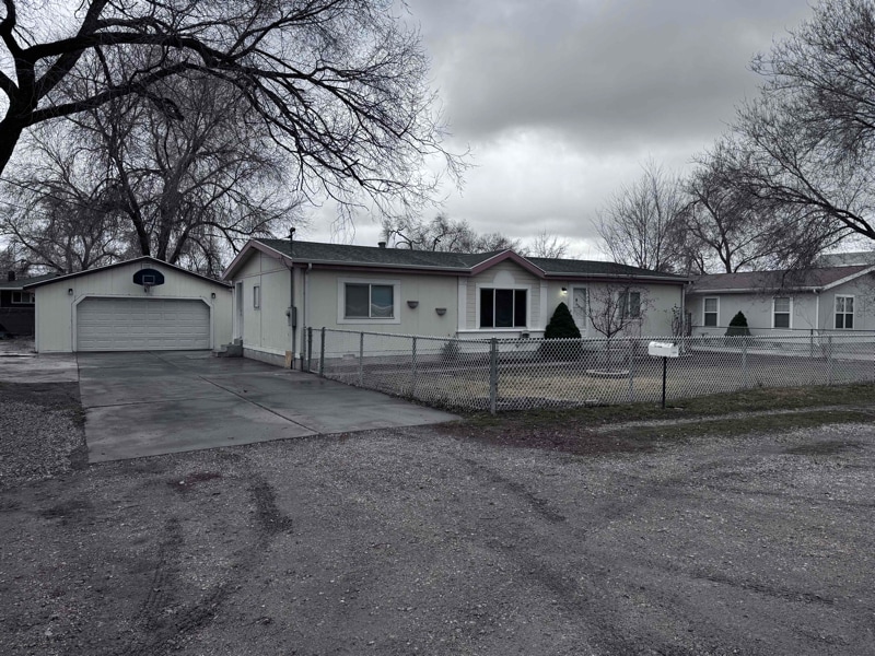 Building Photo - 1627 W Malvern Ave