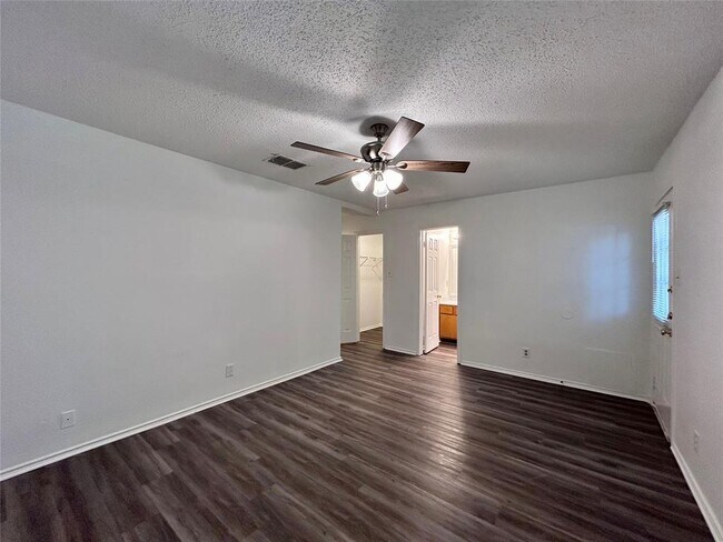 Building Photo - 9315 Kempler Dr
