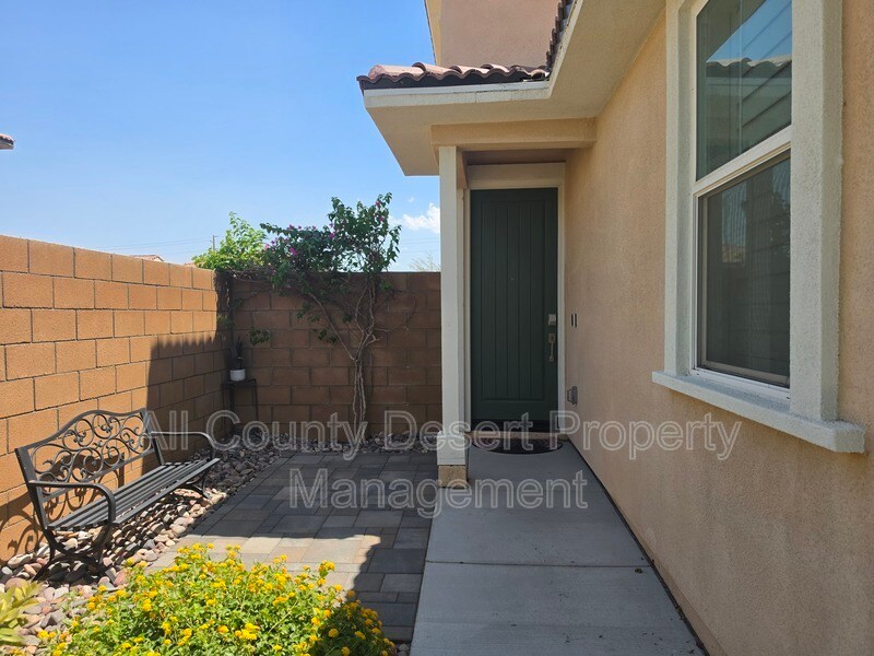 Building Photo - 73533 Granita Dr