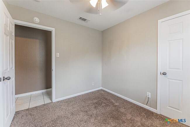Building Photo - 3006 Belmont Dr