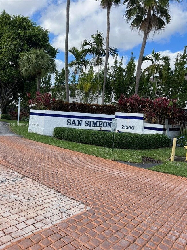 Building Photo - 202 NE 211th Terrace