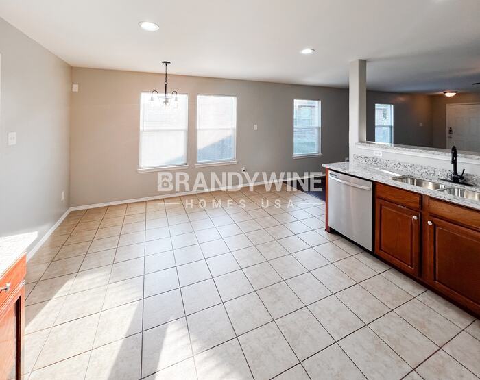Building Photo - 411 Silver Leaf Dr