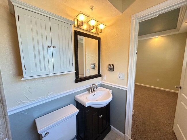 Building Photo - 1 bedroom 1 bath In the Heart of Downtown!