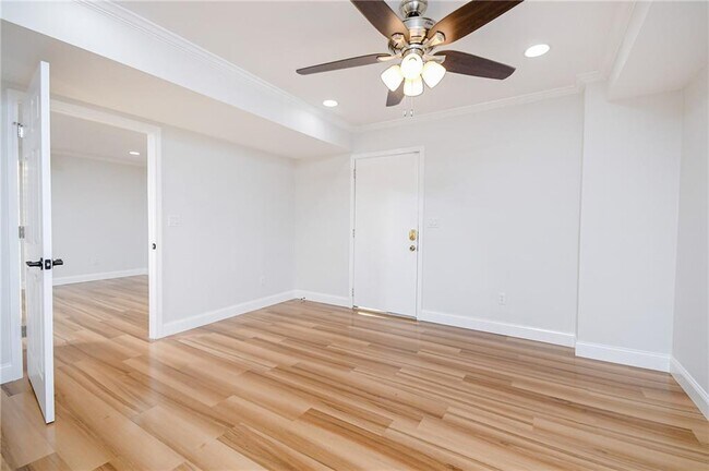 Building Photo - 5041 Alexander Ave