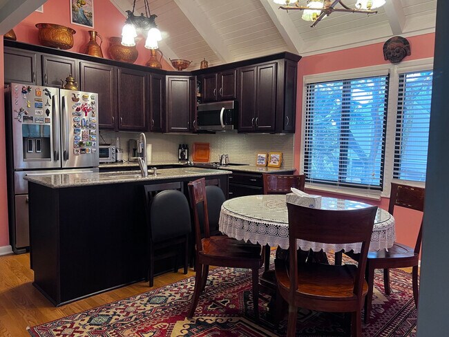 Building Photo - 1701 Longbend Dr
