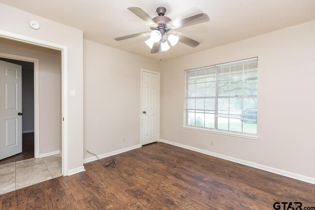 Building Photo - 1823 Picadilly Pl