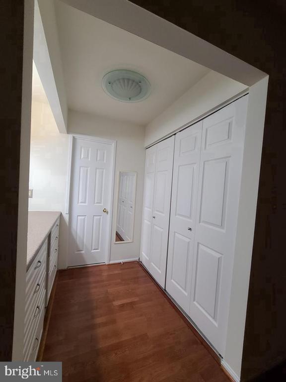 Building Photo - 7802 Dassett Ct