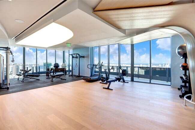 Building Photo - 1000 Brickell Plaza