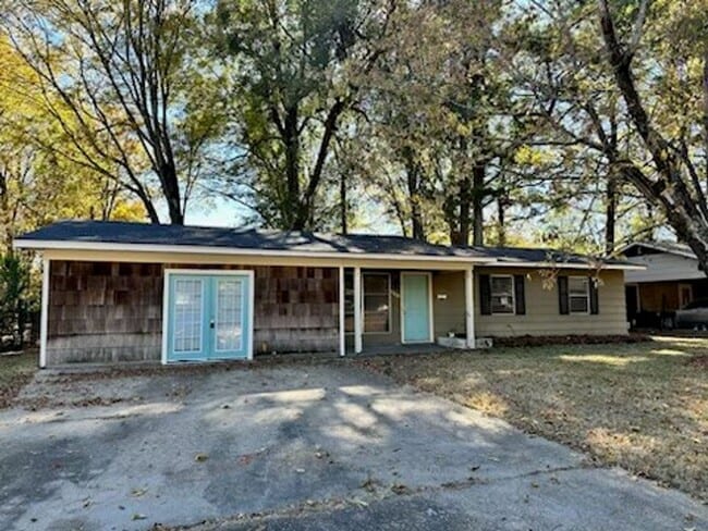Primary Photo - COMING SOON!! 3 Bed/2 Bath Home in Northeast Jackson!!