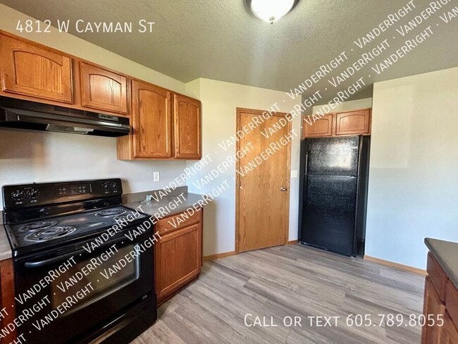 Building Photo - 4812 W Cayman St