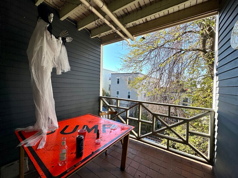 Building Photo - 5 Sachem St