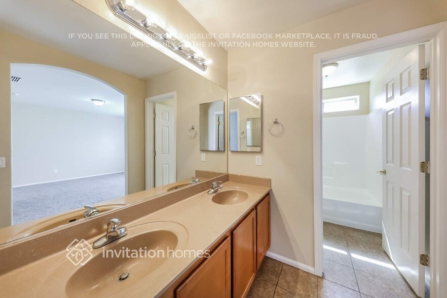 Building Photo - 17235 W Elaine Dr