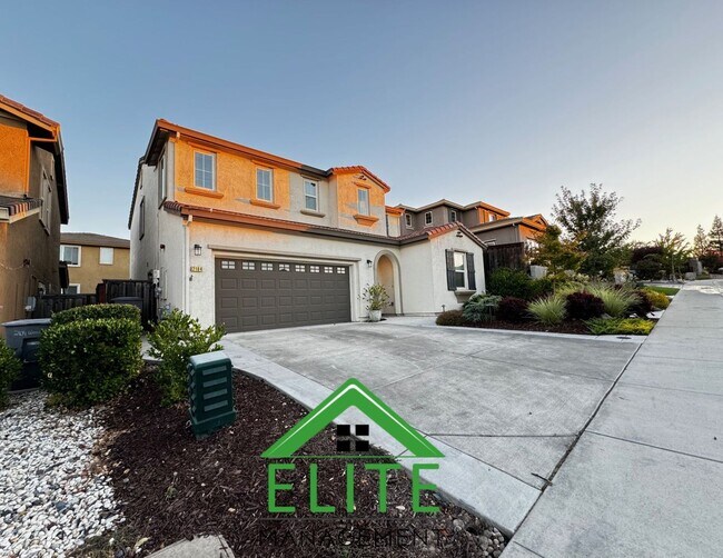 Building Photo - 2104 Westmeath Way