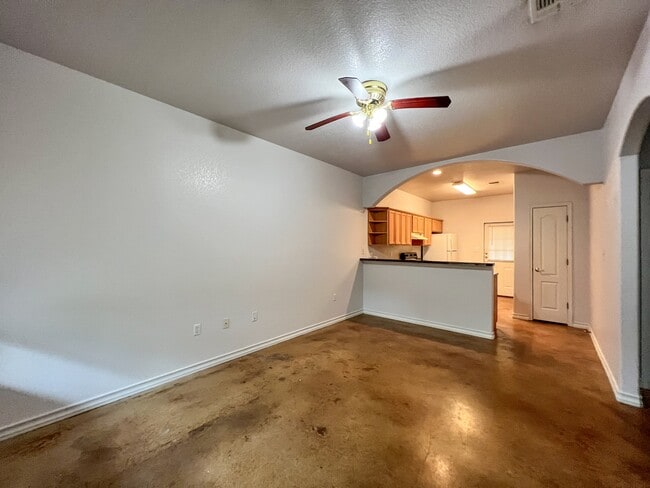 Building Photo - 1080 Rainbow Dr