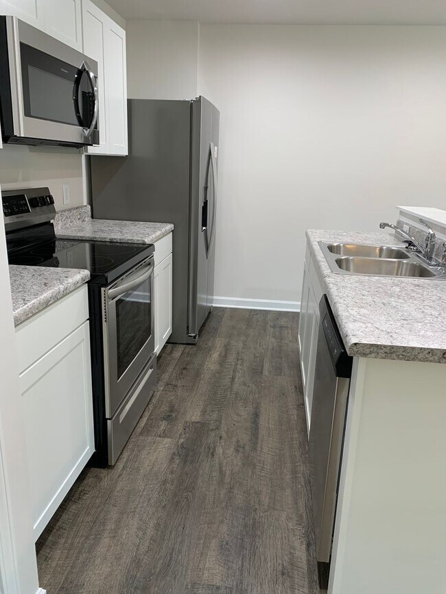 Building Photo - *PRE-LEASING*  Three Bedroom | Two Bathroo...