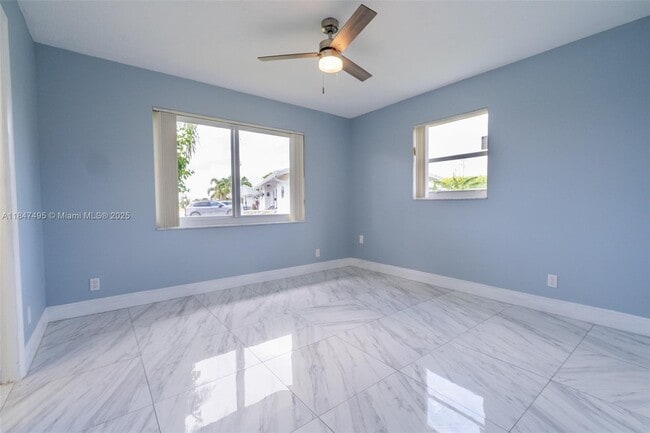 Building Photo - 2401 SW 11th Ave
